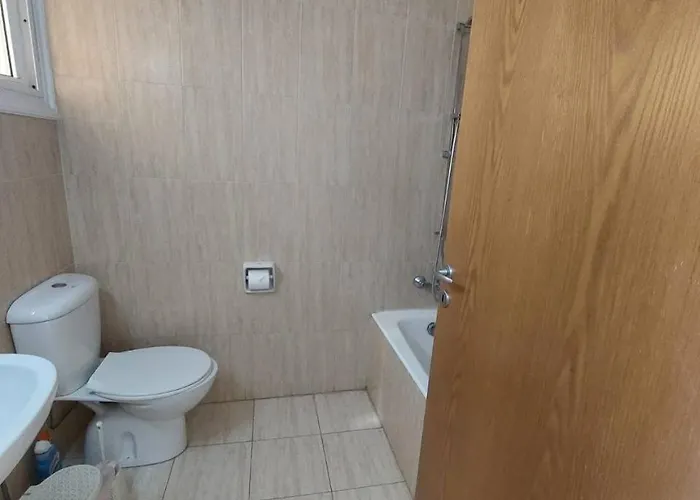 Sunny 2 Bedroom Center * Larnaca