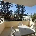 Sunny 2 Bedroom Center Apartment *