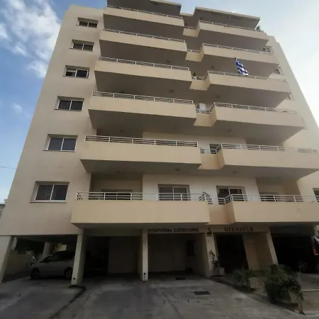 Sunny 2 Bedroom Center *