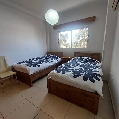 Sunny 2 Bedroom Center Apartmán