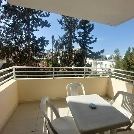 Sunny 2 Bedroom Center 公寓 *