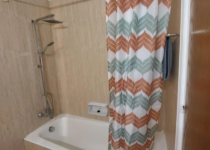 Lägenhet Sunny 2 Bedroom Center Larnaca