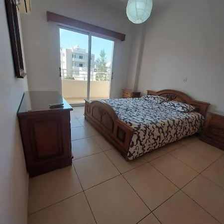 Sunny 2 Bedroom Center Apartmán